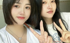 坐在学长的棒子上写作业作文视频